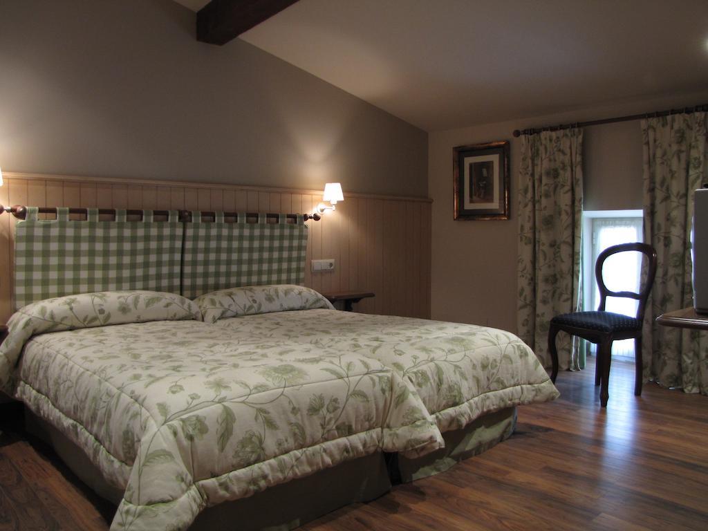 Hostal Beti-Jai Aoiz الغرفة الصورة